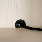 Aparador y mueble de TV de 2 puertas y 3 cajones – Nogal, malla dorada, apto para televisores de hasta 60"