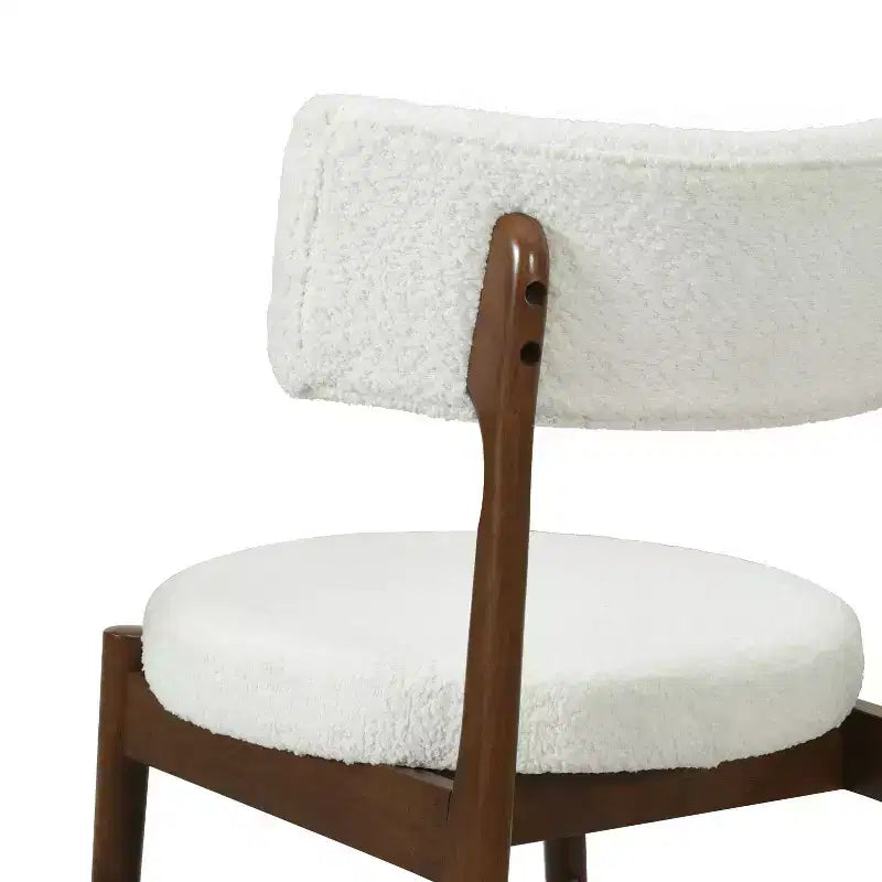 Juego de 2 sillas de comedor Okak Mid-Century, cómodas sillas de comedor Boucle con patas de madera de caucho y respaldo curvo, sillas auxiliares de cocina tapizadas