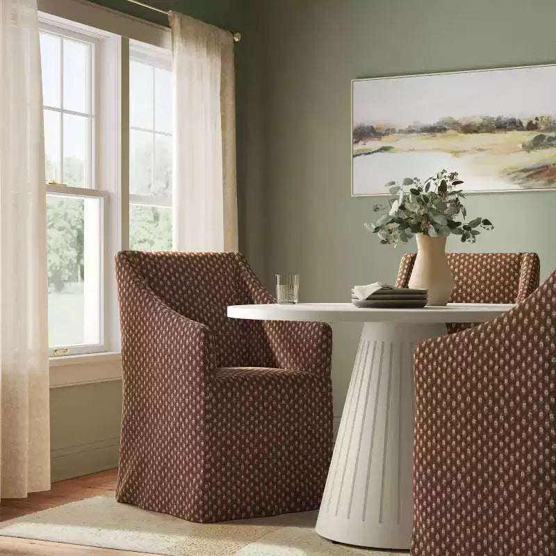 Silla de comedor con reposabrazos inclinados y funda desenfundable – Mezcla de poliéster y algodón, estructura de madera de caucho